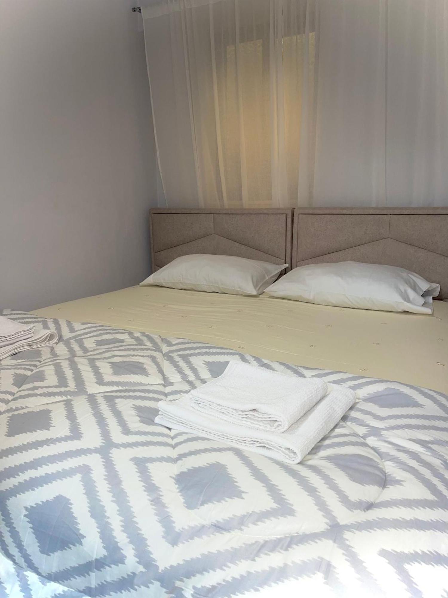 Citynest Apartments, 3-Minute Walk From The Skanderbeg Square Тирана Экстерьер фото